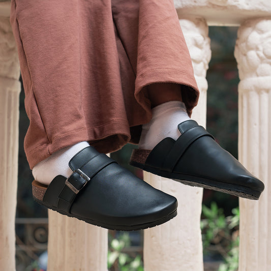 Comfy Unisex Black leather Clogs